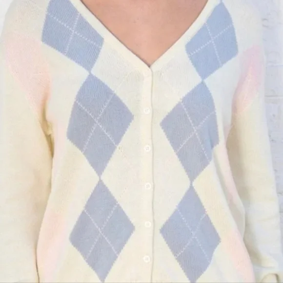 Brandy Melville Pink and Blue Argyle Cardigan - Picture 2 of 6